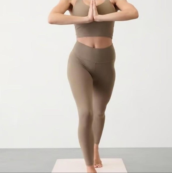 Athleta Pants - Athleta Transcend High Rise 7/8 Legging